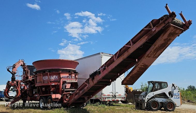 image for item DQ0163 Morbark 1100  tub grinder