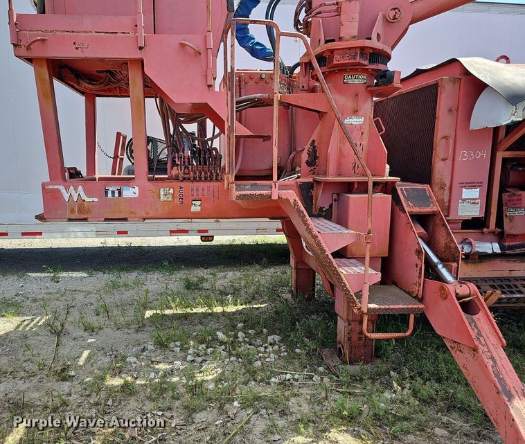 image for item DQ0163 Morbark 1100  tub grinder