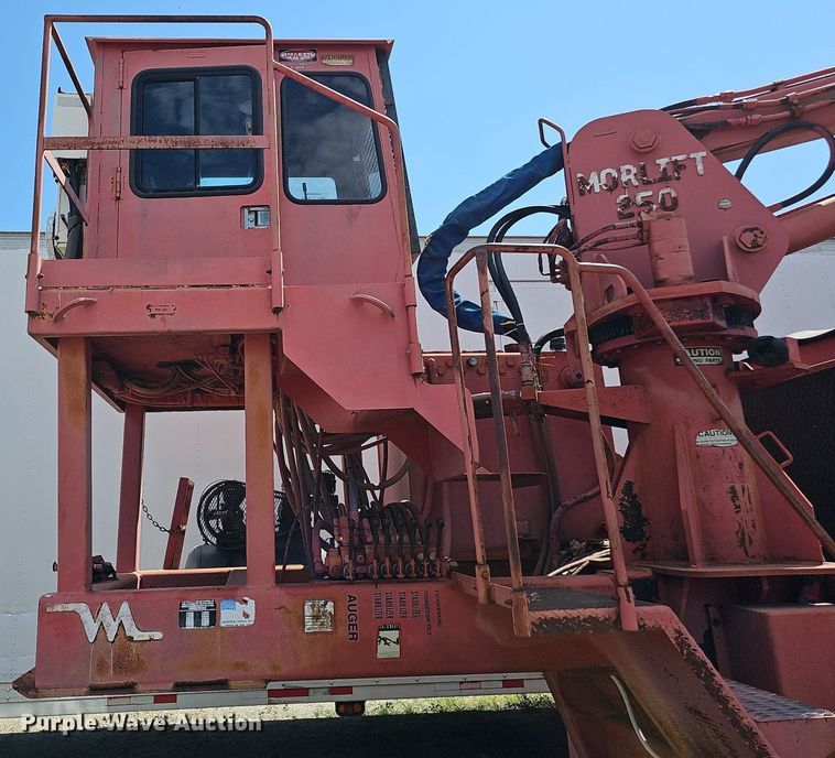 image for item DQ0163 Morbark 1100  tub grinder