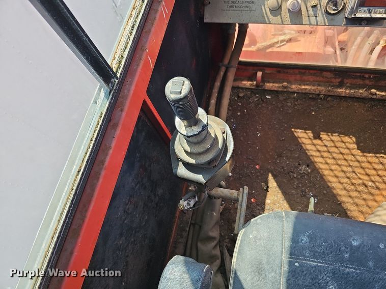 image for item DQ0163 Morbark 1100  tub grinder