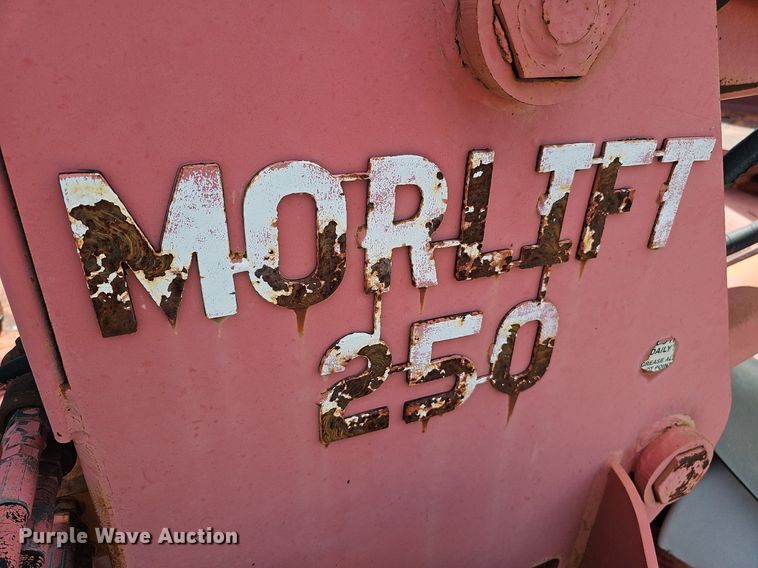 image for item DQ0163 Morbark 1100  tub grinder