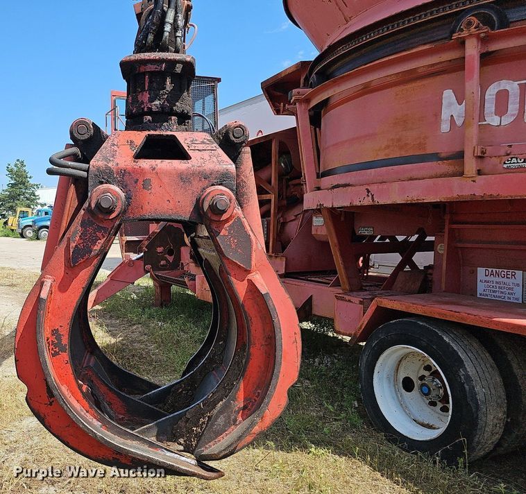 image for item DQ0163 Morbark 1100  tub grinder