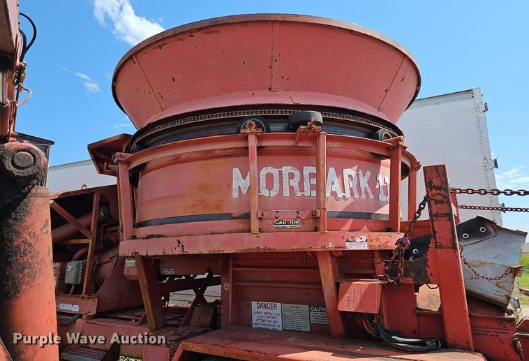 image for item DQ0163 Morbark 1100  tub grinder