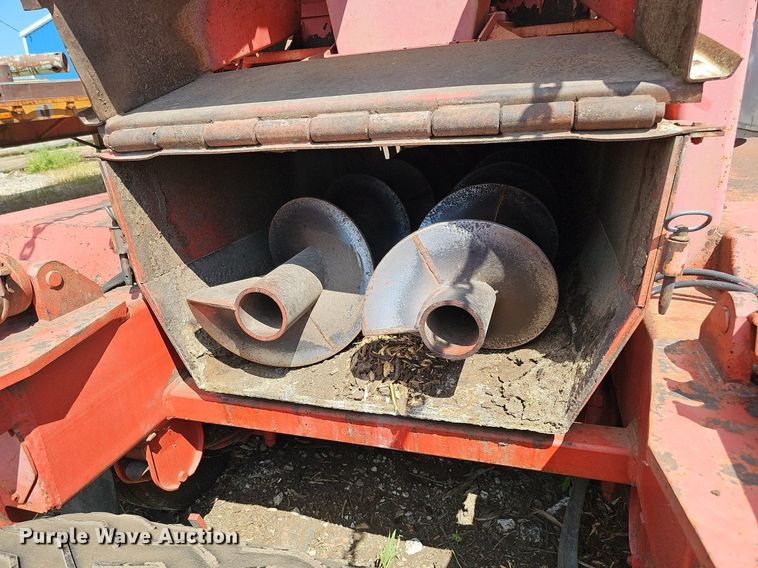 image for item DQ0163 Morbark 1100  tub grinder