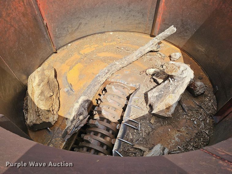 image for item DQ0163 Morbark 1100  tub grinder