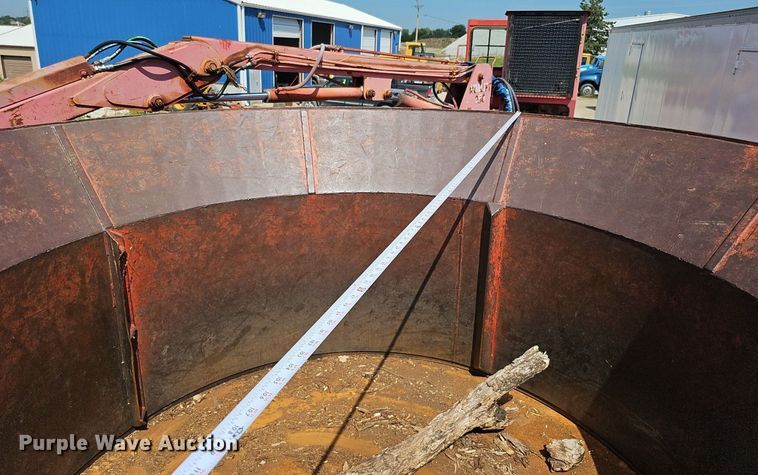 image for item DQ0163 Morbark 1100  tub grinder