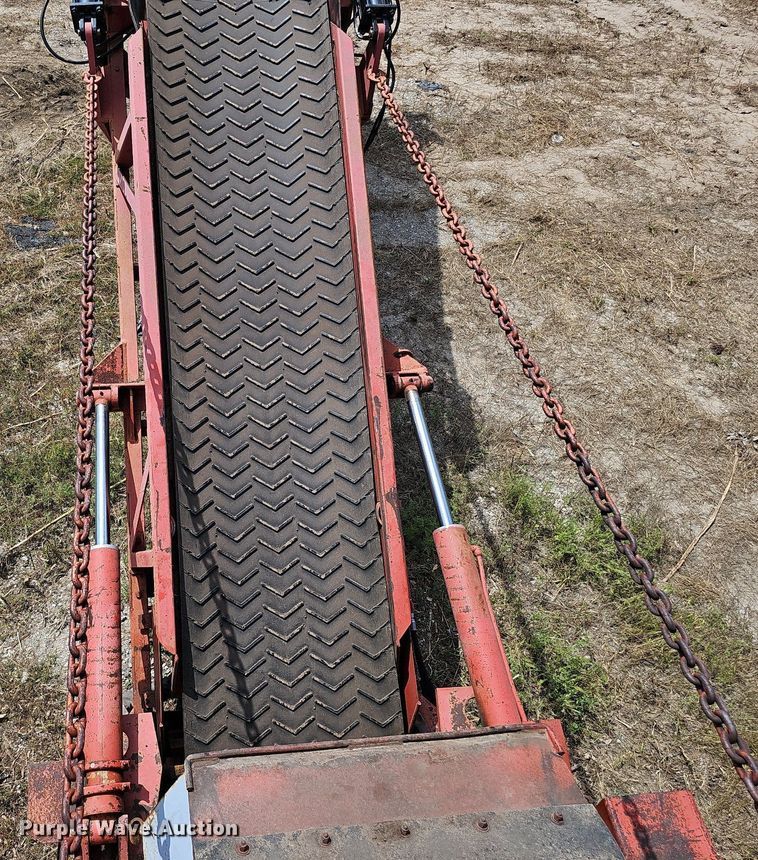 image for item DQ0163 Morbark 1100  tub grinder