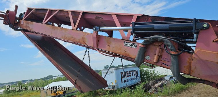 image for item DQ0163 Morbark 1100  tub grinder