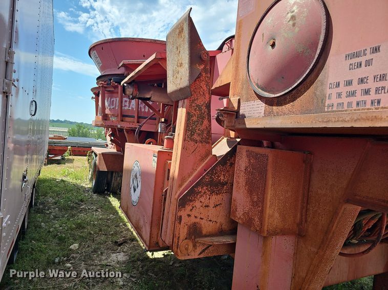 image for item DQ0163 Morbark 1100  tub grinder