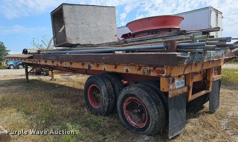 image for item DQ0166 1972 Trailmobile  flatbed trailer