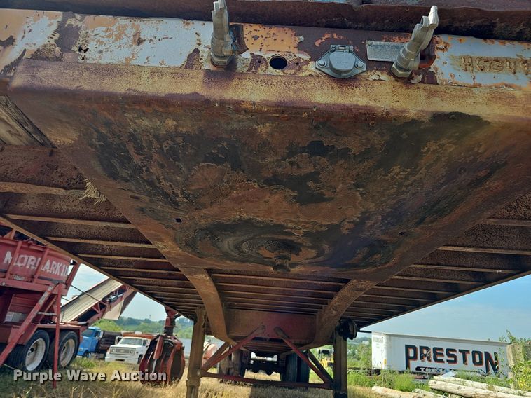 image for item DQ0166 1972 Trailmobile  flatbed trailer