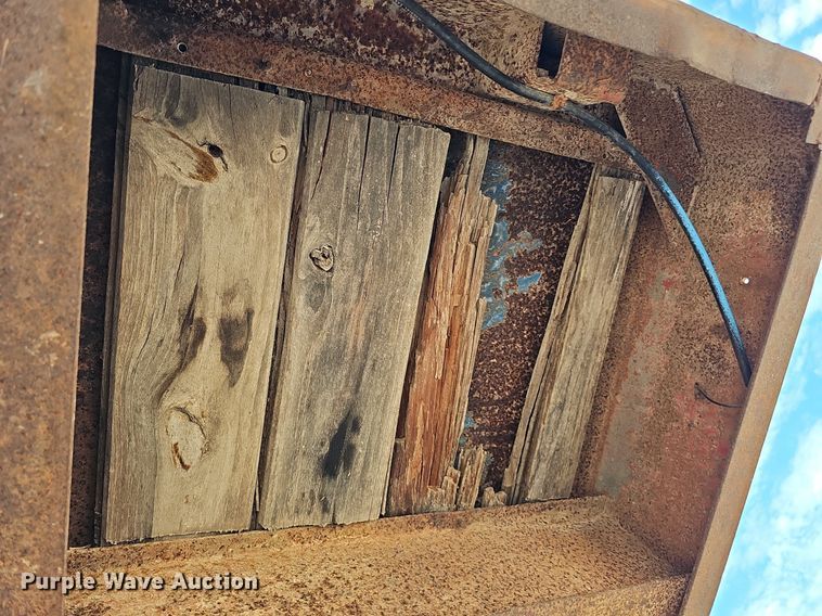 image for item DQ0166 1972 Trailmobile  flatbed trailer