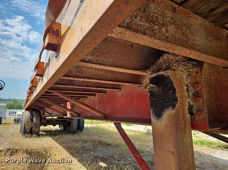 image for item DQ0166 1972 Trailmobile  flatbed trailer