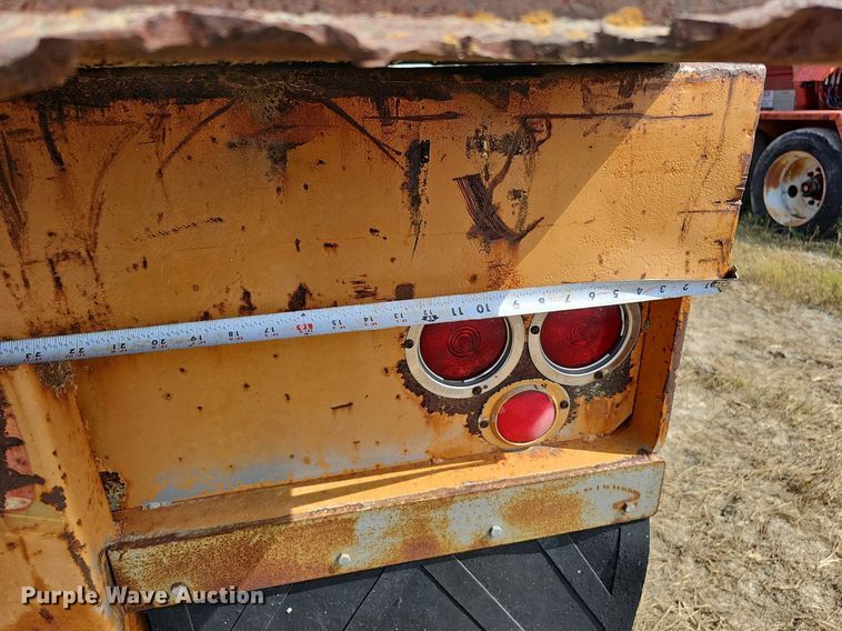 image for item DQ0166 1972 Trailmobile  flatbed trailer