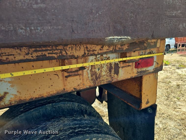 image for item DQ0166 1972 Trailmobile  flatbed trailer