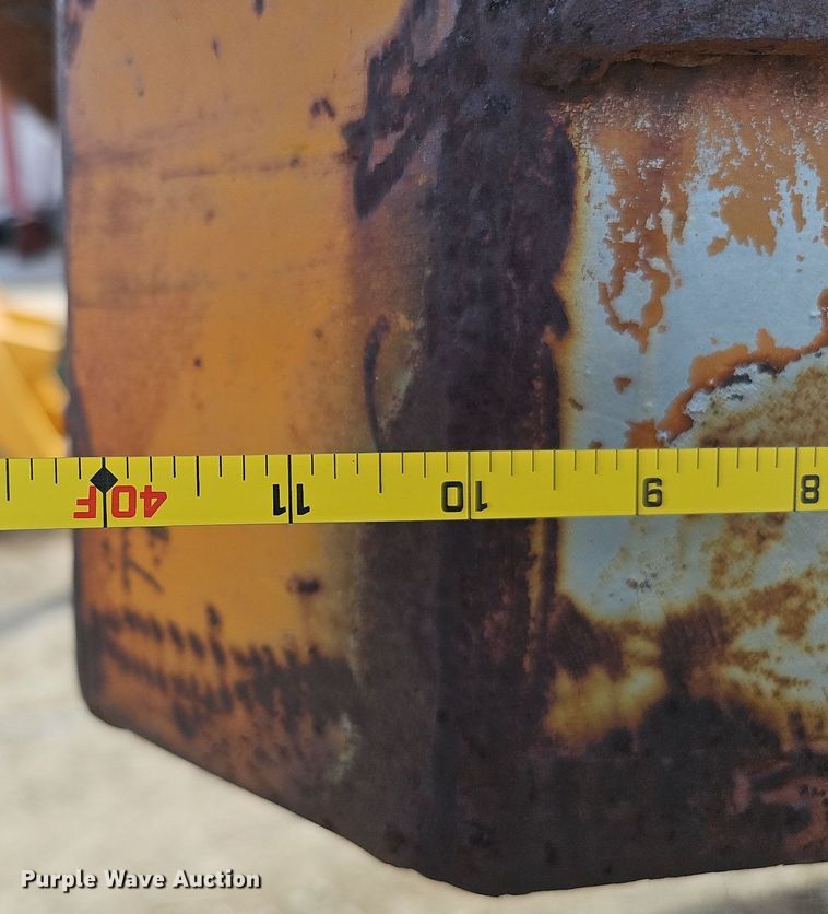 image for item DQ0166 1972 Trailmobile  flatbed trailer