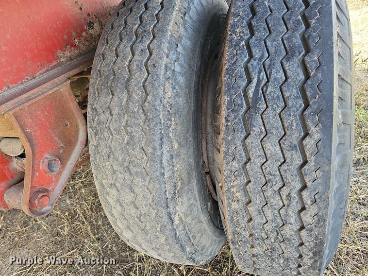 image for item DQ0166 1972 Trailmobile  flatbed trailer