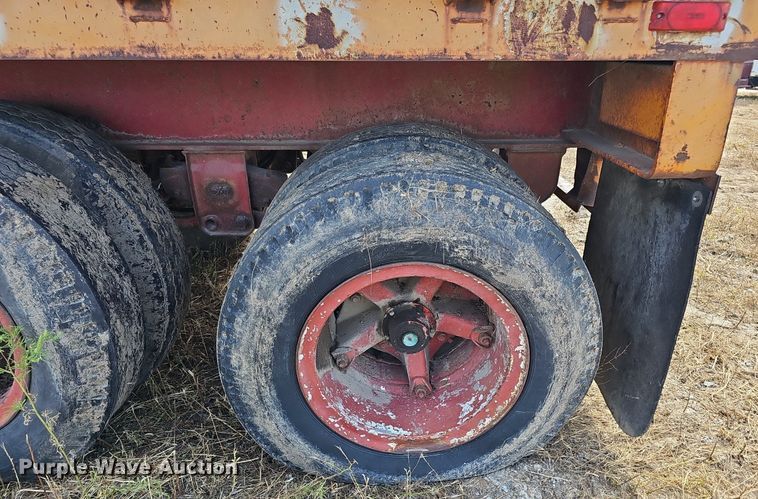 image for item DQ0166 1972 Trailmobile  flatbed trailer