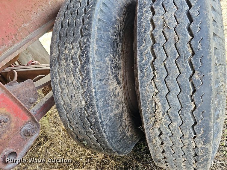 image for item DQ0166 1972 Trailmobile  flatbed trailer