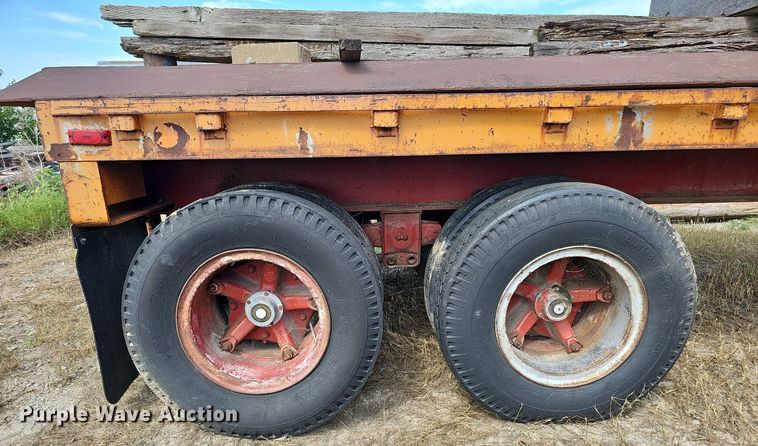image for item DQ0166 1972 Trailmobile  flatbed trailer