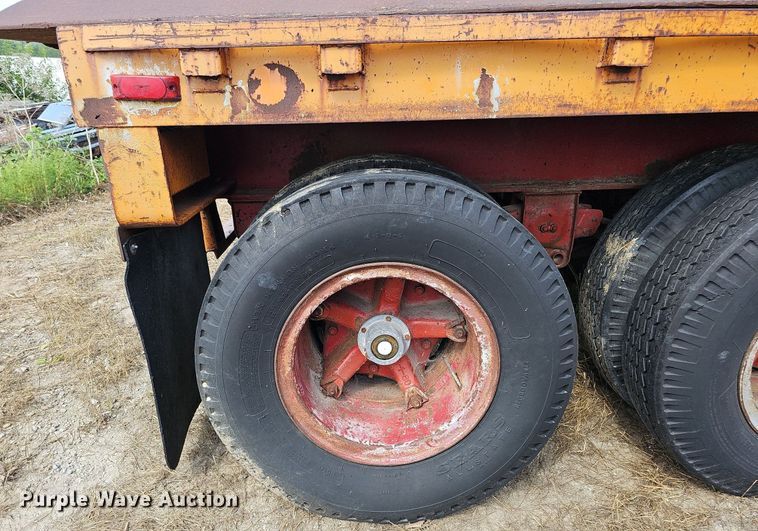 image for item DQ0166 1972 Trailmobile  flatbed trailer