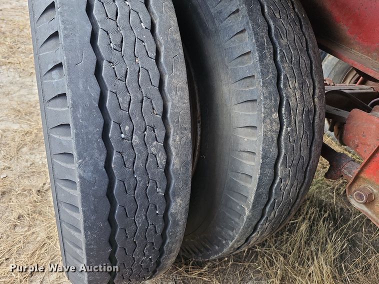 image for item DQ0166 1972 Trailmobile  flatbed trailer