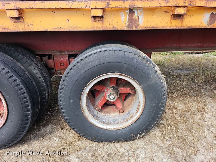 image for item DQ0166 1972 Trailmobile  flatbed trailer