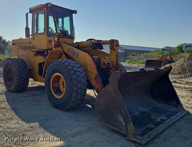 image for item DQ0168 1990 John Deere 644E  wheel loader