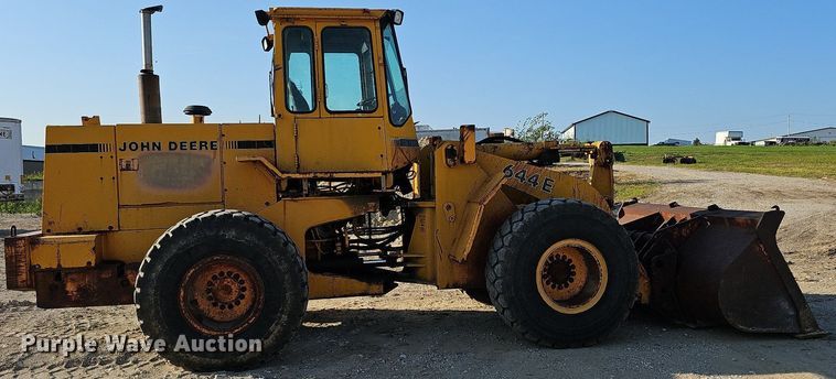 image for item DQ0168 1990 John Deere 644E  wheel loader