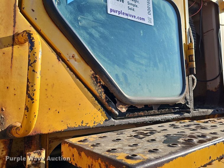 image for item DQ0168 1990 John Deere 644E  wheel loader