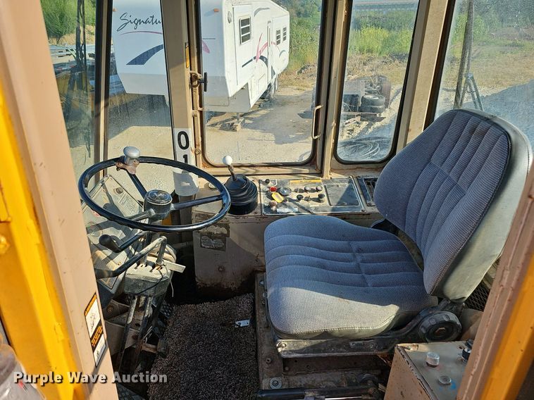 image for item DQ0168 1990 John Deere 644E  wheel loader