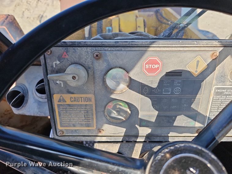 image for item DQ0168 1990 John Deere 644E  wheel loader