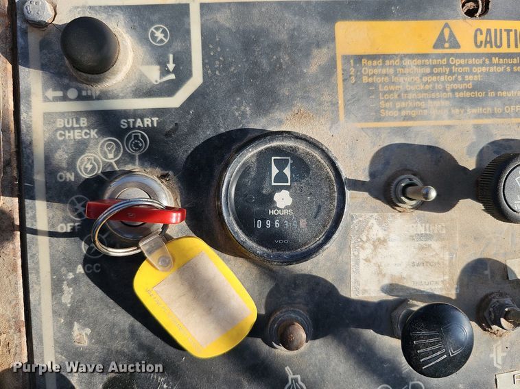 image for item DQ0168 1990 John Deere 644E  wheel loader