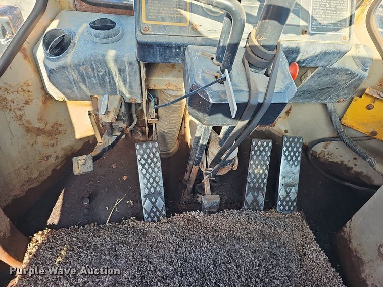 image for item DQ0168 1990 John Deere 644E  wheel loader