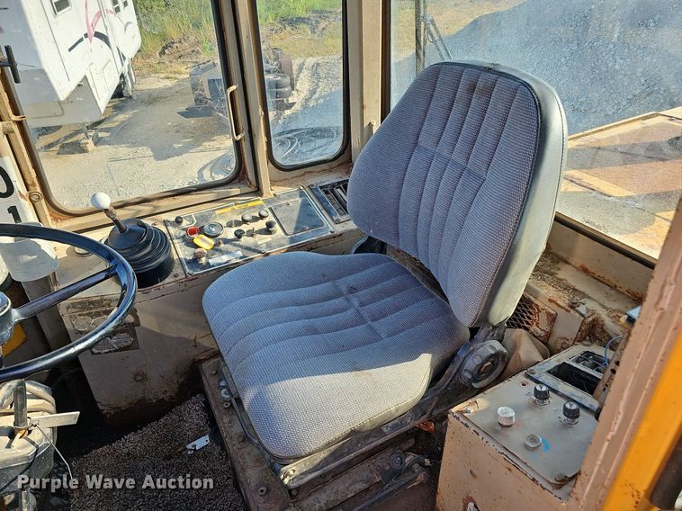 image for item DQ0168 1990 John Deere 644E  wheel loader