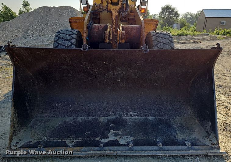 image for item DQ0168 1990 John Deere 644E  wheel loader