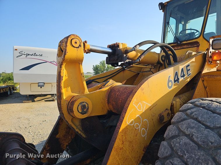 image for item DQ0168 1990 John Deere 644E  wheel loader