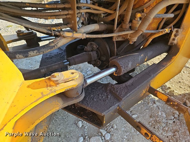 image for item DQ0168 1990 John Deere 644E  wheel loader