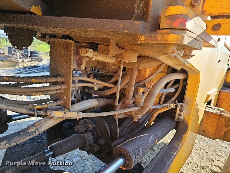 image for item DQ0168 1990 John Deere 644E  wheel loader