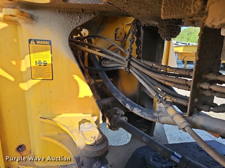 image for item DQ0168 1990 John Deere 644E  wheel loader