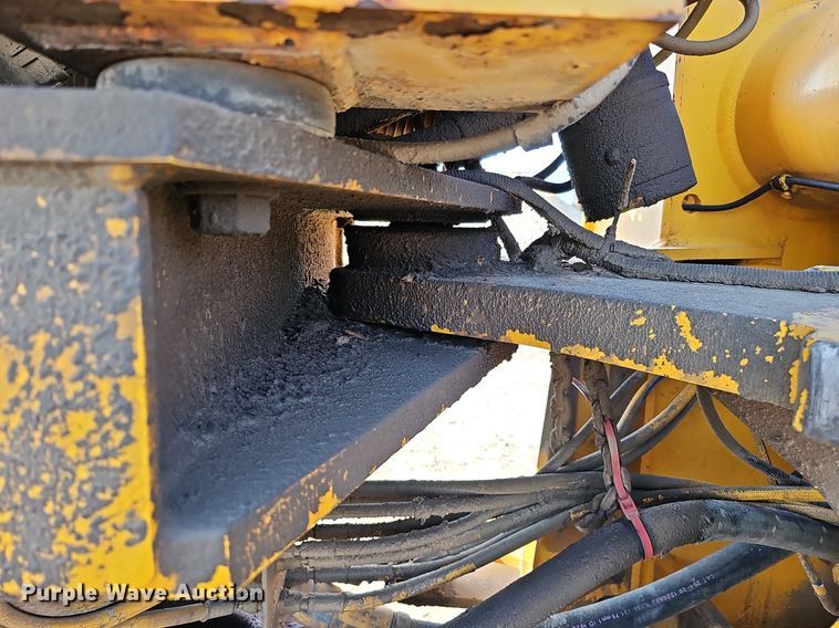 image for item DQ0168 1990 John Deere 644E  wheel loader