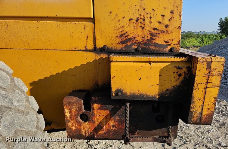 image for item DQ0168 1990 John Deere 644E  wheel loader