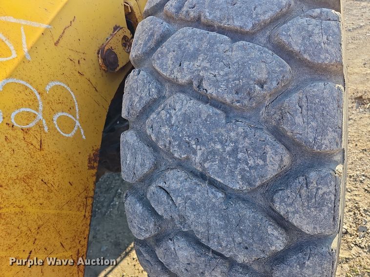 image for item DQ0168 1990 John Deere 644E  wheel loader