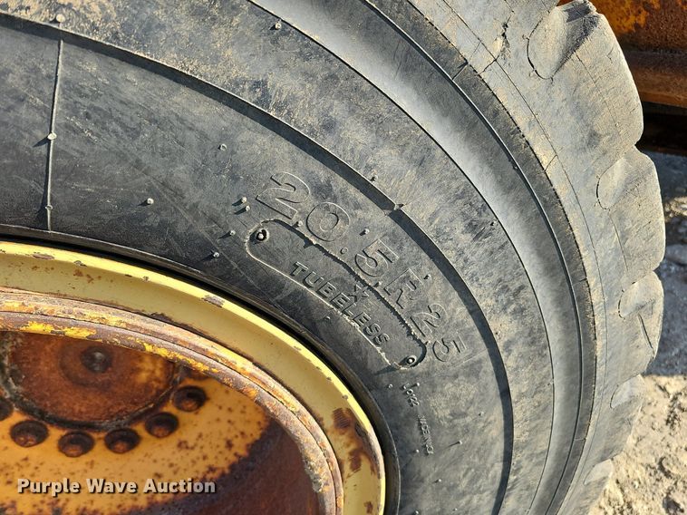 image for item DQ0168 1990 John Deere 644E  wheel loader