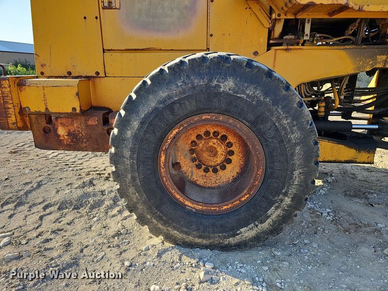 image for item DQ0168 1990 John Deere 644E  wheel loader