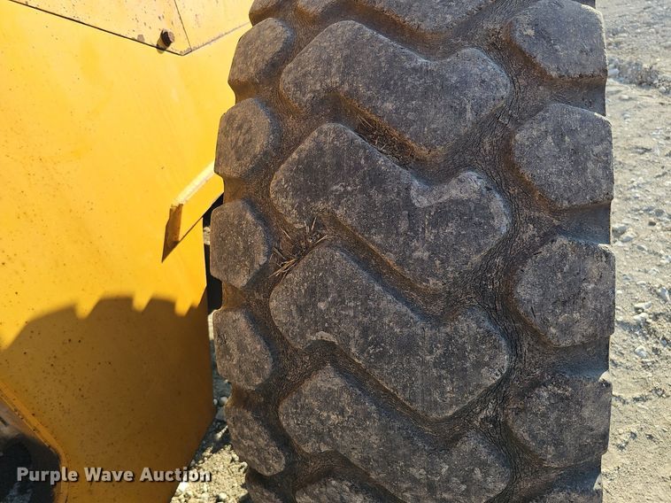 image for item DQ0168 1990 John Deere 644E  wheel loader