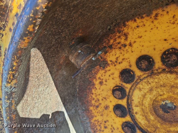 image for item DQ0168 1990 John Deere 644E  wheel loader