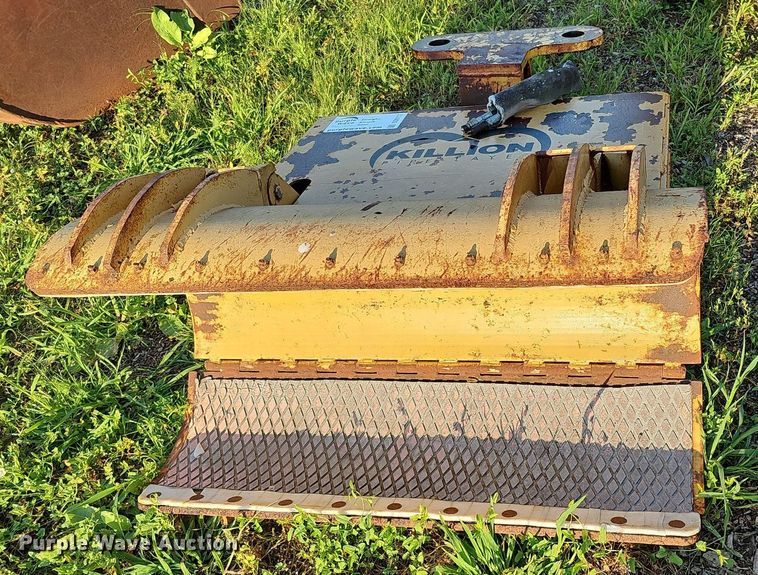 image for item DQ0172 Killion  excavator pipe grapple