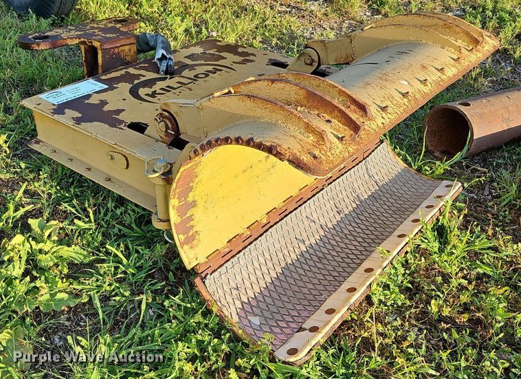 image for item DQ0172 Killion  excavator pipe grapple