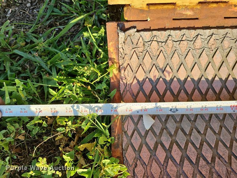 image for item DQ0172 Killion  excavator pipe grapple